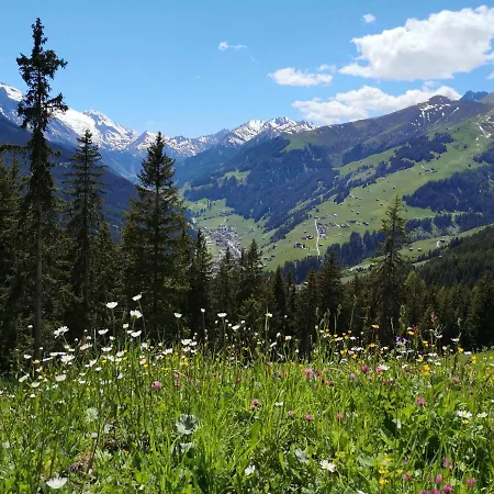 Martlerhof Nyaraló Tux